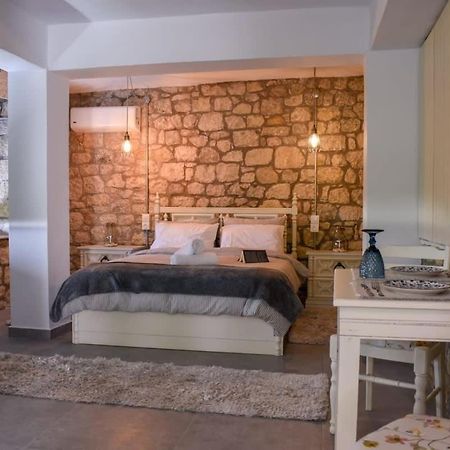 Coastal Stone Hideaway With Stunning Scenery Villa Kitriai ภายนอก รูปภาพ