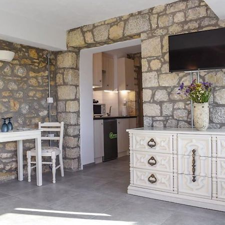 Coastal Stone Hideaway With Stunning Scenery Villa Kitriai ภายนอก รูปภาพ