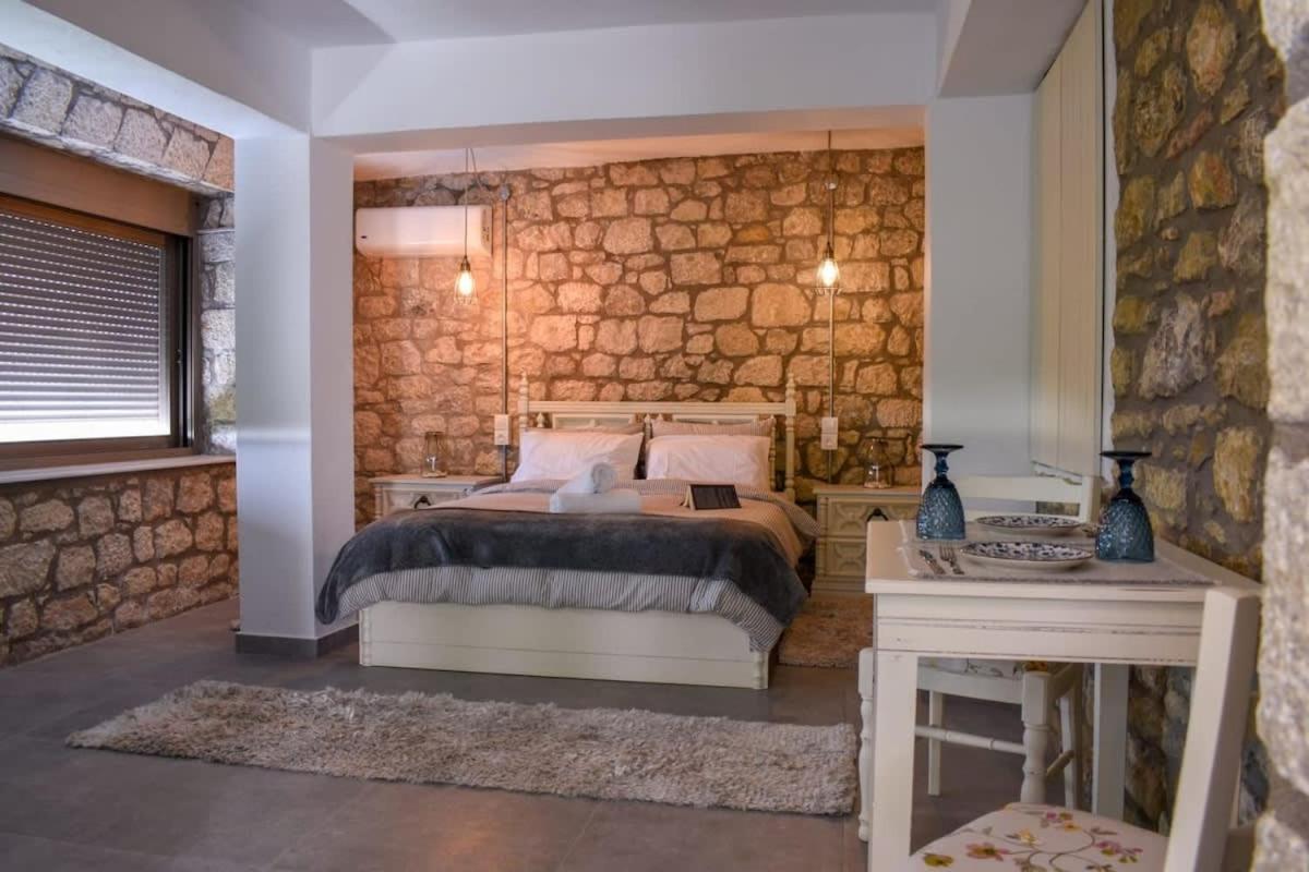 Coastal Stone Hideaway With Stunning Scenery Villa Kitriai ภายนอก รูปภาพ